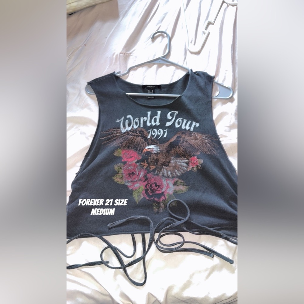 Forever 21 Black Graphic Crop Top